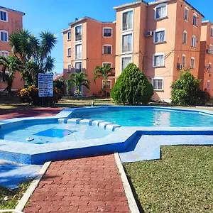 Apartment 6 Personas, Cancun