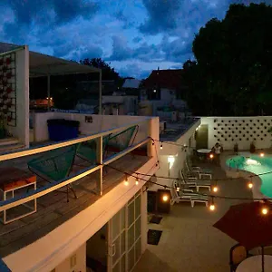 Inn Moloch &, Cancun
